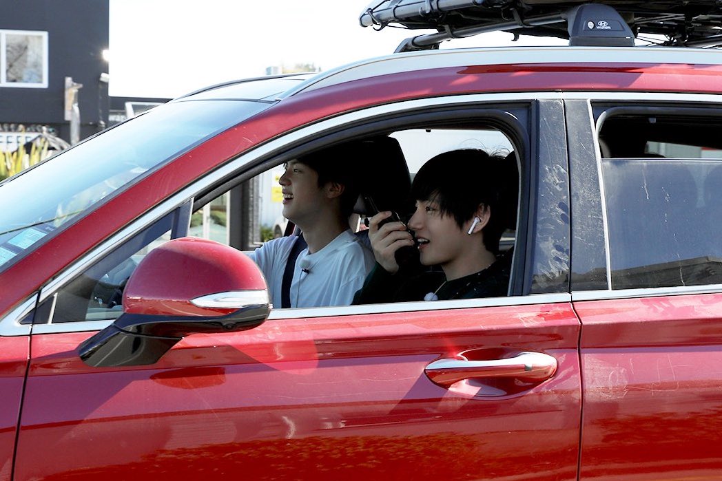 _______hazel's tweet photo. Not photoshopped. Tae and jinnie in the car in new zealand 😎 https://t.co/Z7qD889HGK