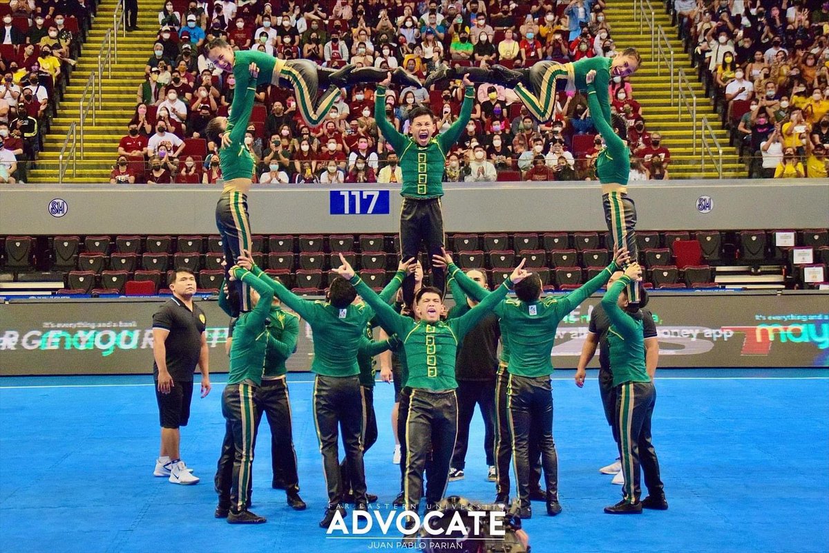 FEUTAMbayers's tweet photo. Our fave pyramid, one leg air stunt! #Linis🧹 #WeAreTheChamFEUns https://t.co/KmQlkftMU3