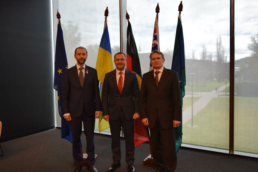 anuces's tweet photo. “We need to phase out Russian gas completely. As soon as possible."
Kicking off our event today were opening remarks from his excellencies Dr Michael Pulch, Ambassador to the EU, Mr Vasyl Myroshnychenko, Ambassador of Ukraine, and @frankjotzo from @ANU_ICEDS. More to come. https://t.co/Bn1vsfoPWi