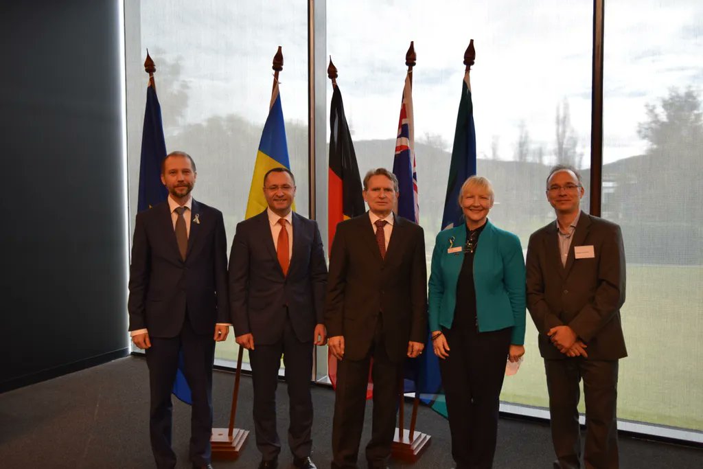 anuces's tweet photo. “We need to phase out Russian gas completely. As soon as possible."
Kicking off our event today were opening remarks from his excellencies Dr Michael Pulch, Ambassador to the EU, Mr Vasyl Myroshnychenko, Ambassador of Ukraine, and @frankjotzo from @ANU_ICEDS. More to come. https://t.co/Bn1vsfoPWi
