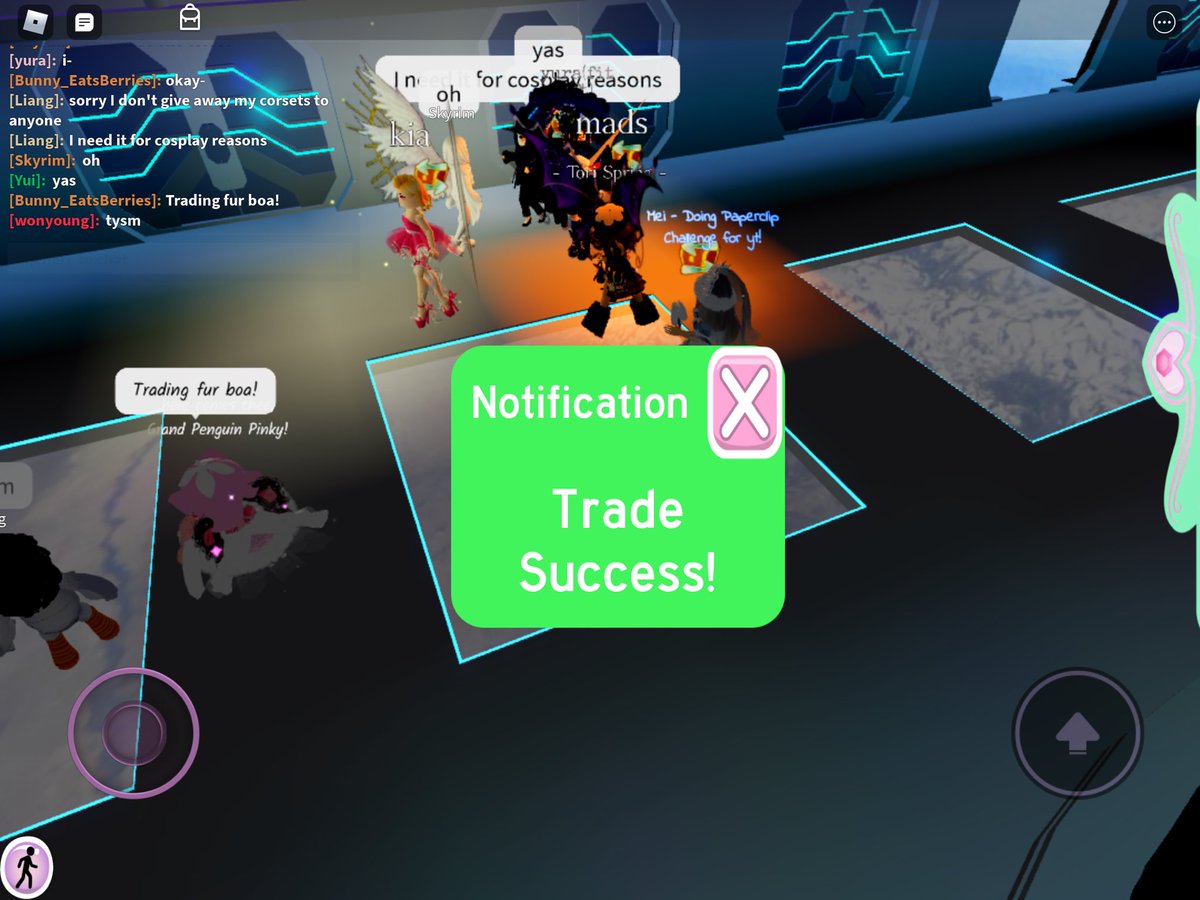 harruwon's tweet photo. Woo got scammed !! Their user that they use for trading is oofiesXDLOLF on roblox. They change their twitter name after their trades so they wont get scam reports :) https://t.co/XHm4I5v871