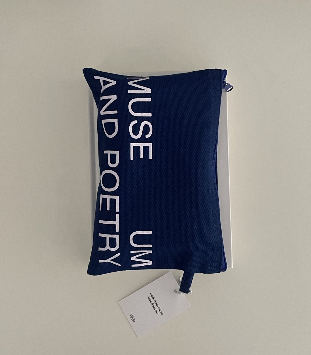 museum and poetry 🏛💙
