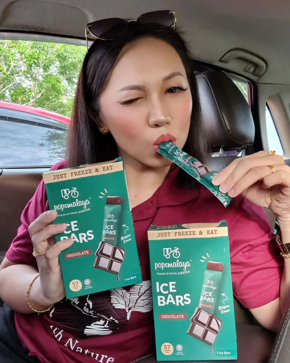 PopsMalaya's tweet photo. I blame #popsmalaya for turn me into a chocolate addict! 🍫 Made from Belgian Cocoa. It has this dark cocoa edge with just a hint of sweetness that marries perfectly!  Price? You better see it yourself! Cheap lang!🛒 https://t.co/06GBIBYFvN https://t.co/WqCIOGEdXk