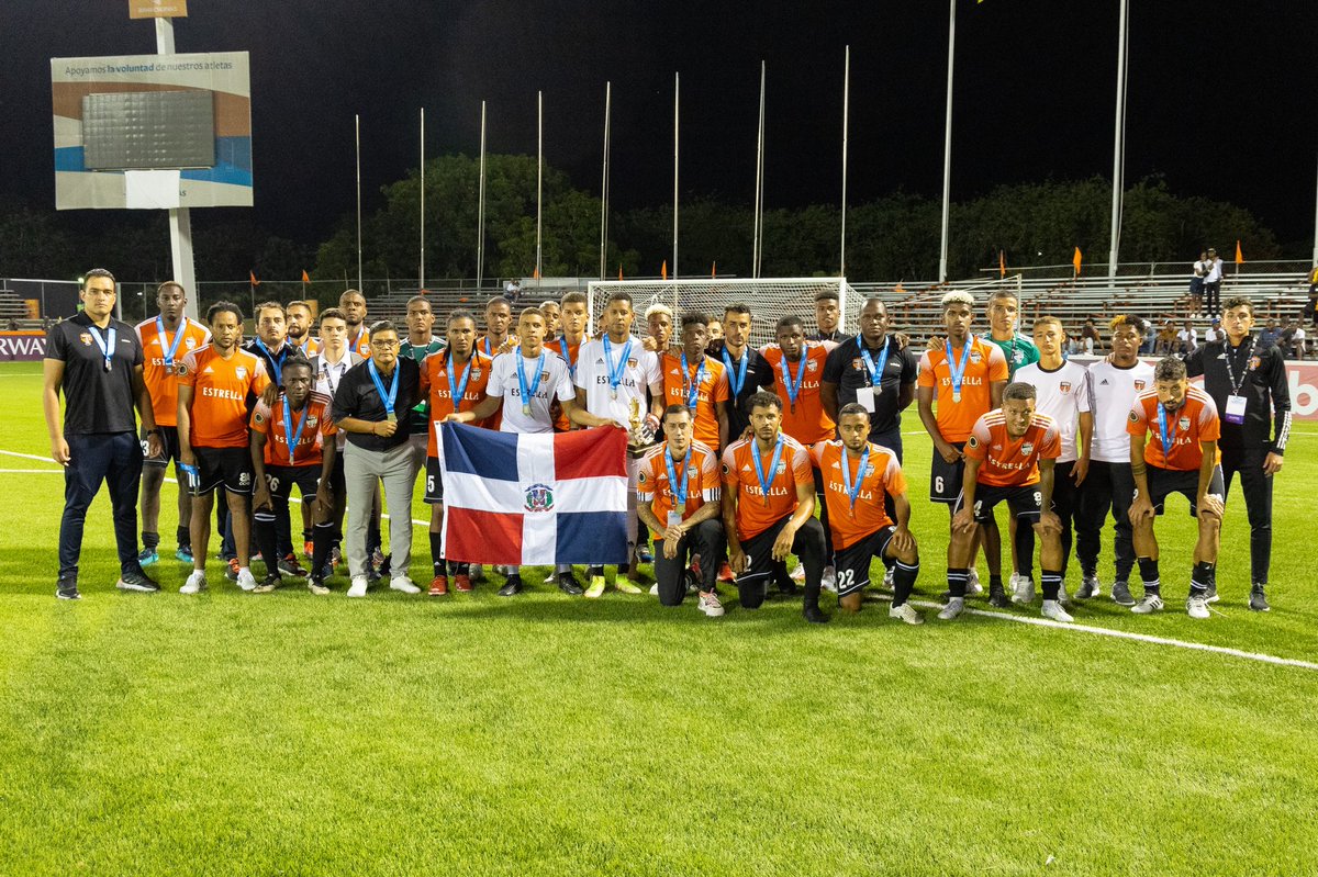 CibaoFC's tweet photo. ¡GRANDE EQUIPO!
Sub-Campeón Torneo del #FCCCC ¡Con este resultado clasificamos al la Liga Scotiabank Concacaf https://t.co/Wu6gu9hhTy