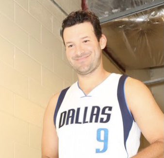 nick_pants's tweet photo. mavs need a hero https://t.co/JGEcQ54aIe
