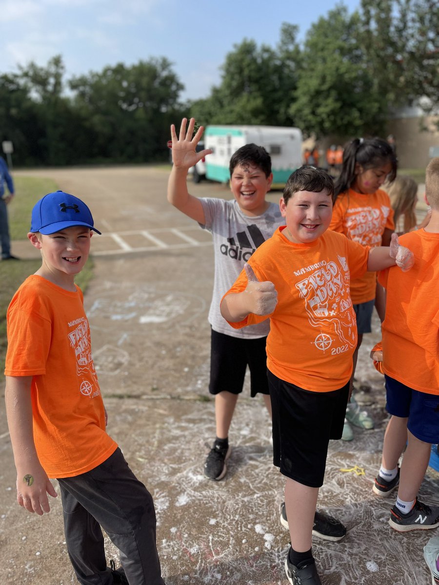 We had the most incredible field day!! Memories were made that will last a lifetime! 💜