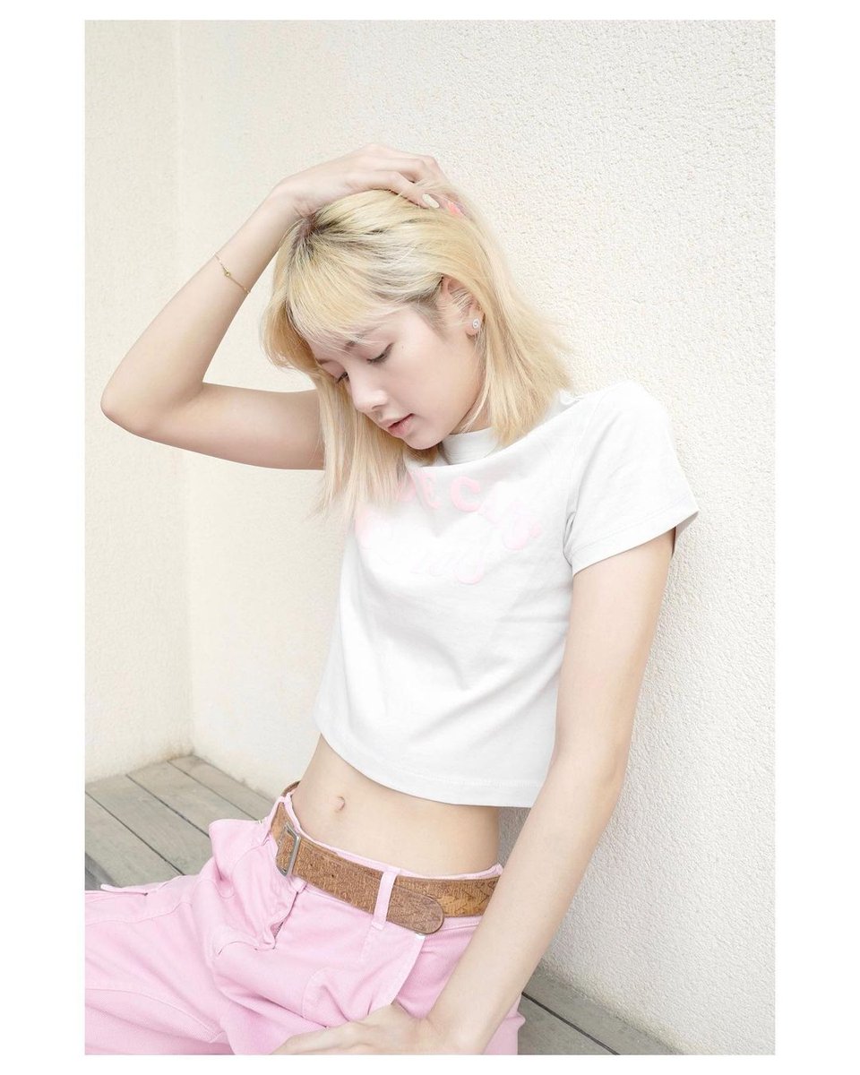 BlackPinkArg8's tweet photo. 〔 #INSTAGRAM ╏ 21.05.22 〕

Actualización de #LISA 🐤 en su Instagram.

ⓒ @.lalalalisa_m
BLΛƆKPIИK ΛRGEИTIИΛ

#블랙핑크 #BLACKPINK #BLINK @BLACKPINK #지수 #JISOO #제니 #JENNIE #로제 #ROSÉ #리사 #LISA https://t.co/0kF0fF2UXc