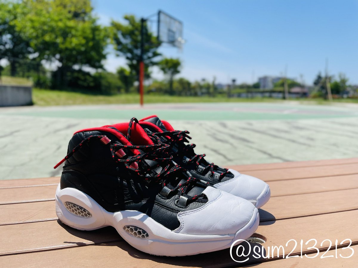 sum213213's tweet photo. 天気が良いのでボールを持って公園へ🏀
ランニングや散歩をする人の姿もチラホラあってこちらも健康的な気分になれる。
なかなか良い休日🌞
#Reebok
#QuestionMid
#OGmeetsOG
#DONぐり https://t.co/baeWXiftz1