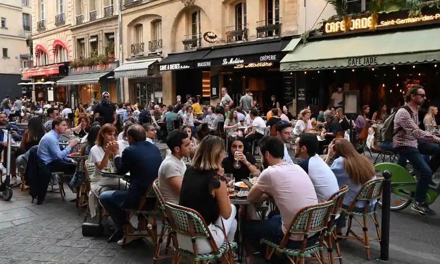 BrentToderian's tweet photo. I’m thinking of doing a 100-Tweet thread called something like “100 changes that would make our cities MUCH better.”

I could probably get a book published with the same concept, but this would be faster. And would probably be read by more people.

What would YOU include in it? https://t.co/JWdNdaHfqV