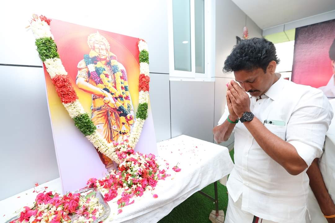 Anbil_Mahesh's tweet photo. தமிழனைத் தலைநிமிரச் செய்தவர்களில் ஒருவர்!

பேரரசர் பெரும்பிடுகு முத்தரையர் புகழ் பரவட்டும்!

மாண்புமிகு தமிழ்நாடு முதலமைச்சர் @mkstalin அவர்கள் தலைமையிலான அரசு முத்தரையர் மக்கள���ன் வளர்ச்சிக்கு என்றும் துணை நிற்கும்! https://t.co/5siPUMGaYJ
