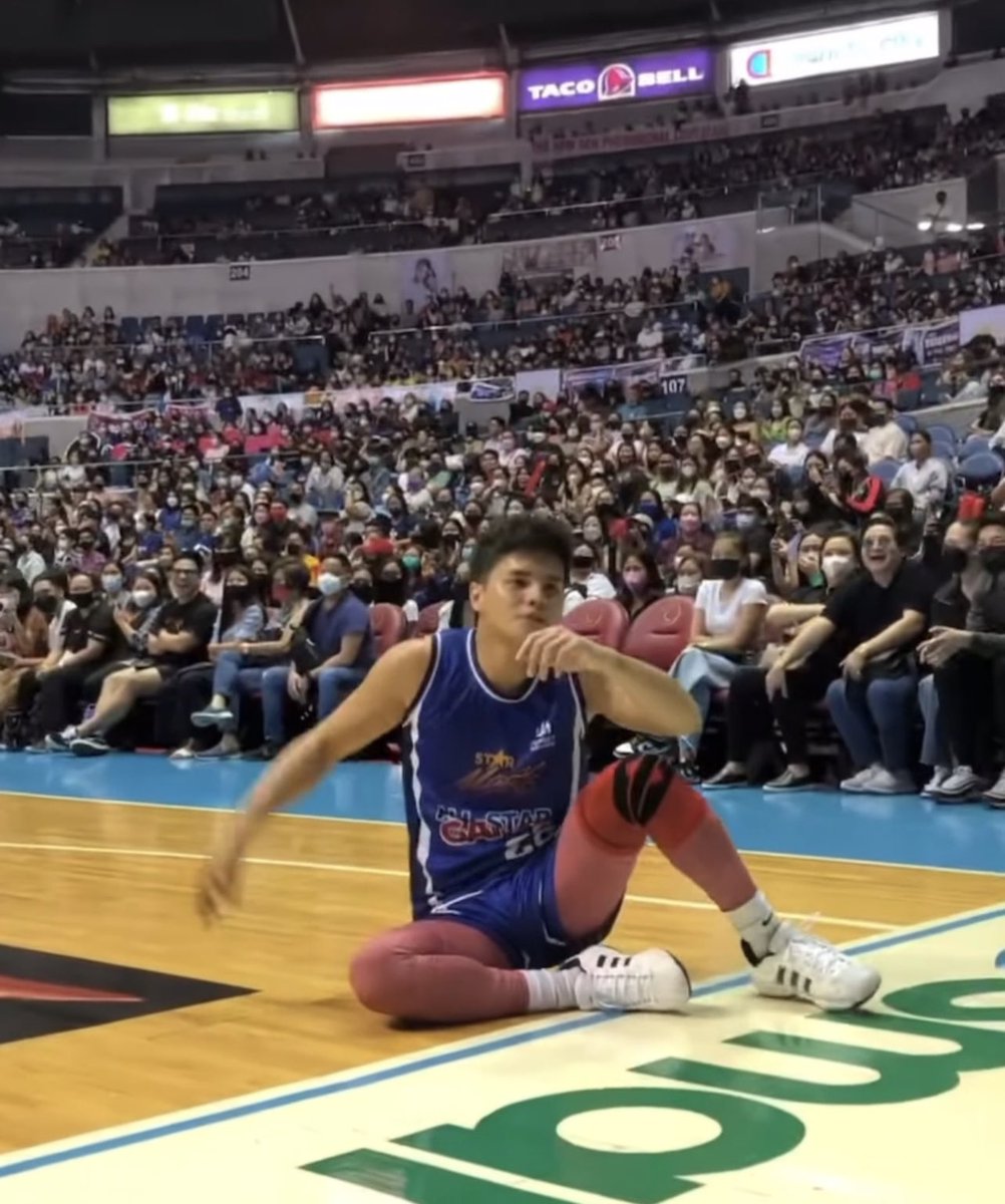xjdln's tweet photo. no literally look at how pissed ronnie was because of the no call 

but the way his mood changes right when loisa came 🥺 my heart omg. 

@iamAndalioLoisa @iamr2alonte https://t.co/fidd3DnMKr