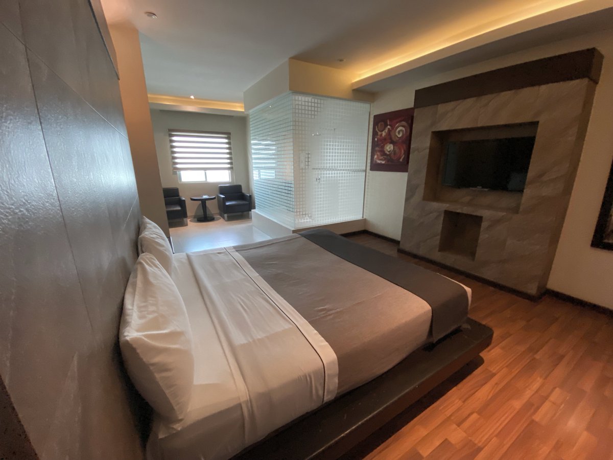 Hotel Niu Bed and Senz tweet media
