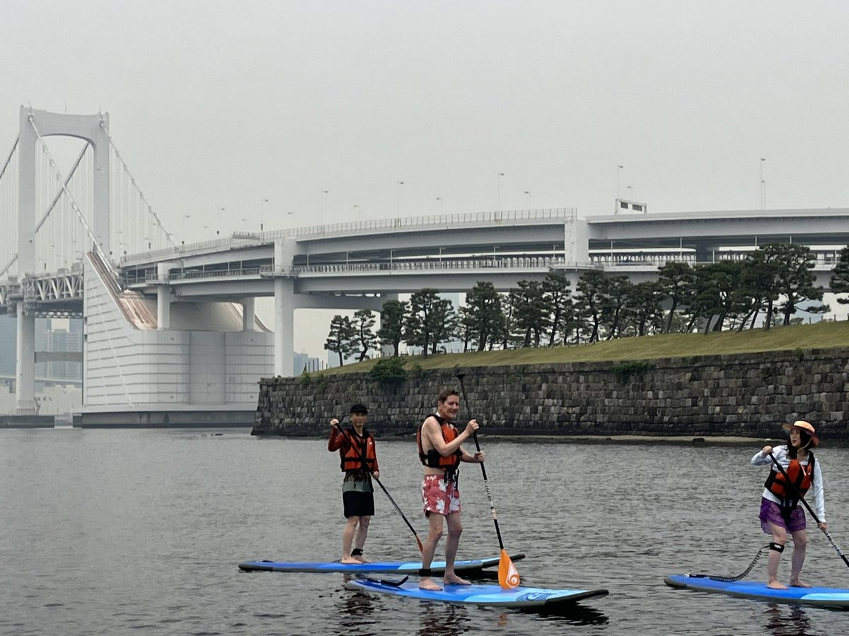 kikuhime8848's tweet photo. 初sup(スタンドアップパドル)体験。お台場で。#エフカイビーチ #sup #スタンドアップパドル #お台場海浜公園 #surfing #surflegend https://t.co/ntcUfBsDf4 https://t.co/HR7dvRJa9s