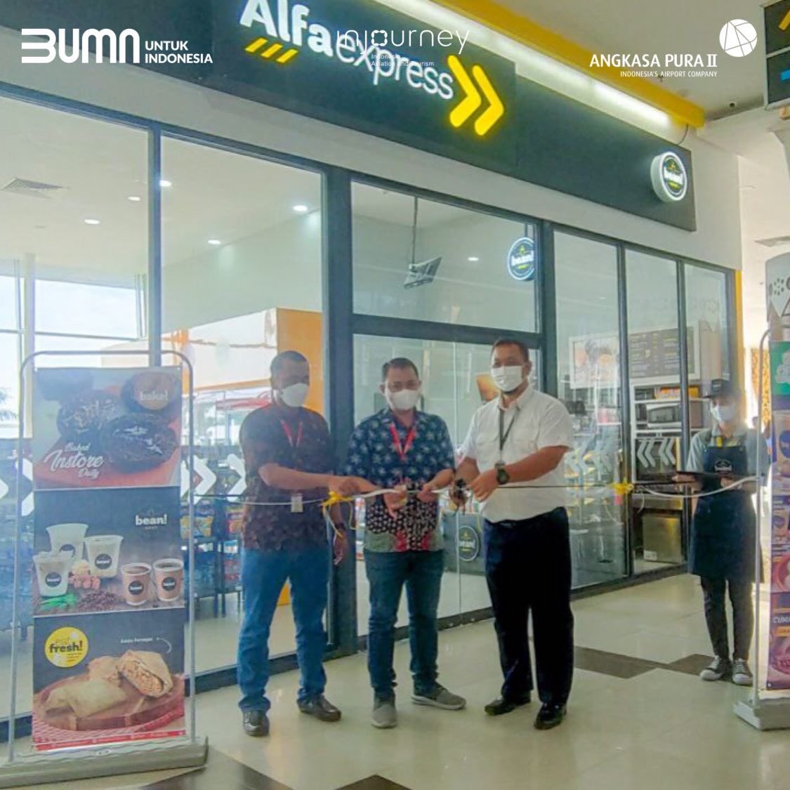SSK2_PKU's tweet photo. “Grand Opening Alfa Express”

Telah dibuka outlet Alfa Express di Selasar lantai 1 Bandara Sultan Syarif Kasim II Pekanbaru. #AP2FriendsPku tau ga outlet Alfa Express di bandara ada berapa? Jawab di kolom komentar ya 😁👇🏻 https://t.co/lyufyzBTUf