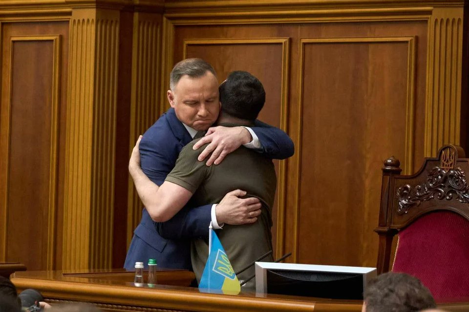 Nezhaleznist's tweet photo. In our darkest time Poland was there to help us and we will never forget what you have done for us.

To President Duda and every Pole, Dziękuję 🇺🇦❤️🇵🇱 https://t.co/m0EGPq1OTq