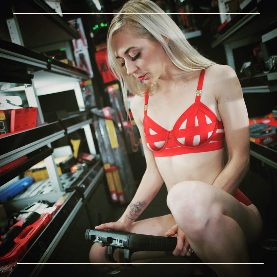 saruhhhashley's tweet photo. Subscribe and enjoy more of my fabulous modeling work —> https://t.co/mWAW8jJv0Z
#fans #blonde #technology #contentcreators #contentmarketing #contentcreation #content #cargirl #cargirls #Women #automotive #ingear https://t.co/j8gYk0QSna