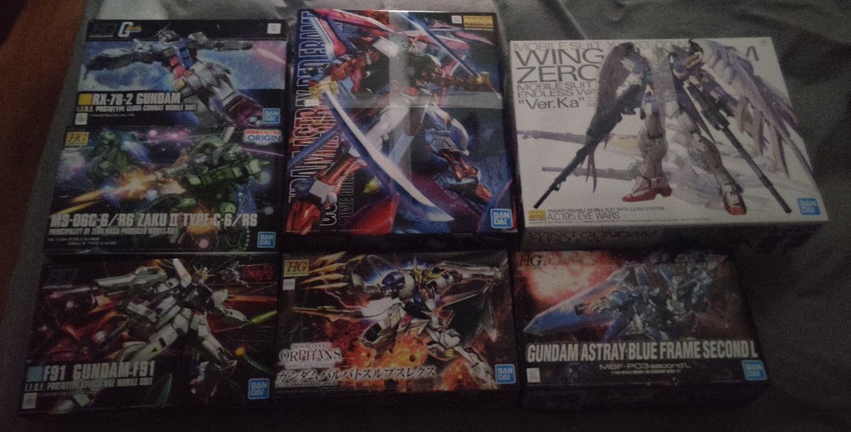 AithePanda's tweet photo. . . . i'm weak, i barely started collecting gunpla since last month and they're piling up, here's my current collection, and two more coming in around september https://t.co/MEuqXesLvs