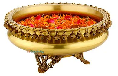 HomeDecorLo's tweet photo. Do you know Urlis have great Vastu Significance and decorative purpose? It not just looks great but also has great aesthetic value.✨🏡 

Shop this beautiful 'Brass Urli' https://t.co/0Ib72xwOkQ

#HomeDecorLo #HomeDecor #Urli #Vasstu #Aesthetic https://t.co/zfHPNTYHlO