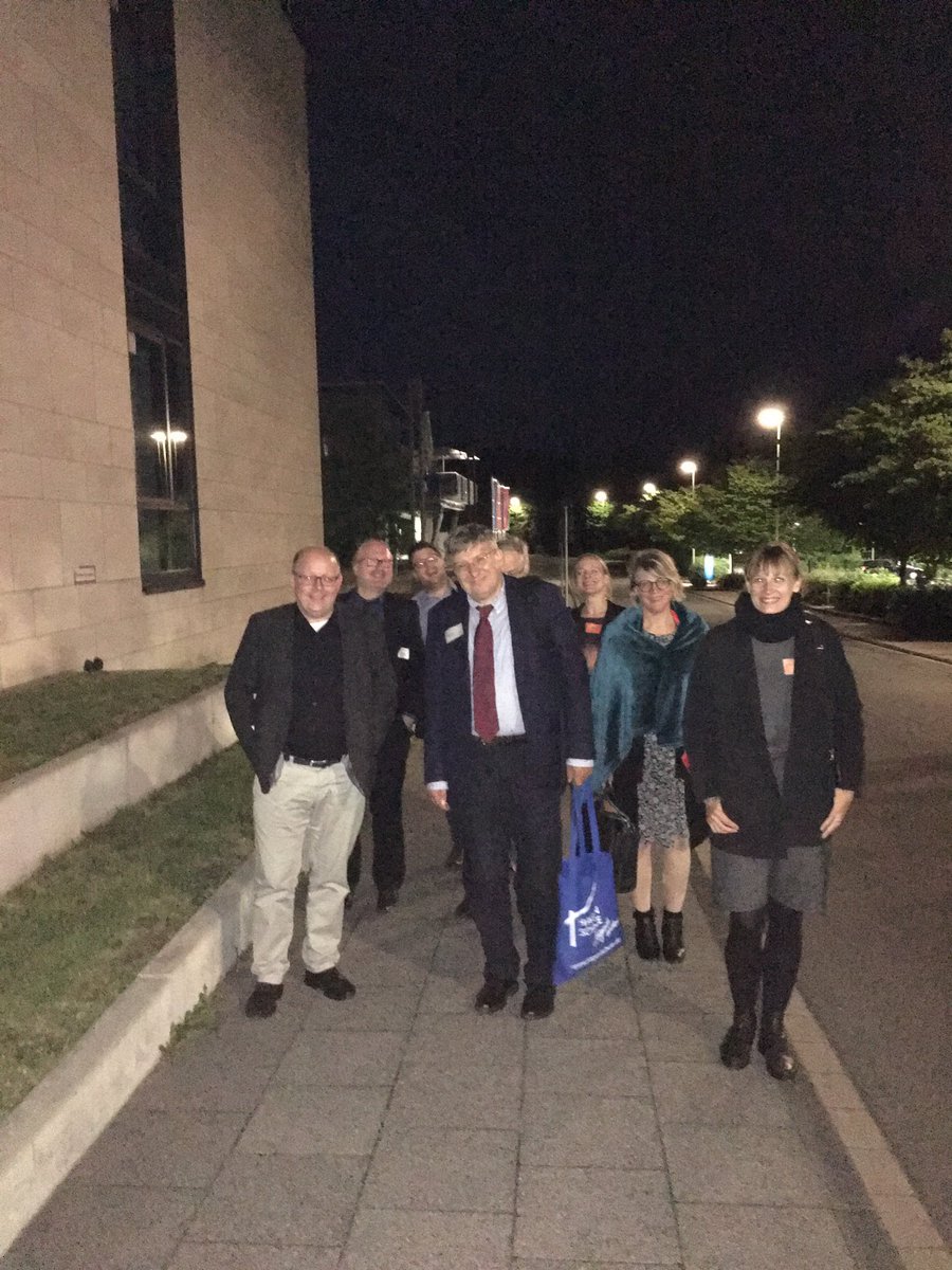 juliaschuetz_hh's tweet image. 23. Mai 2019 - heute vor drei Jahren haben wir das #ZeBO - Das Zentrum für pädagogische Berufsgruppen- und Organisationsforschung @fernunihagen gegründet🍾 In dieser Woche kommen wir zur #Springschool2022 @zebohagen wieder zusammen! Hach…❤️✌🏻