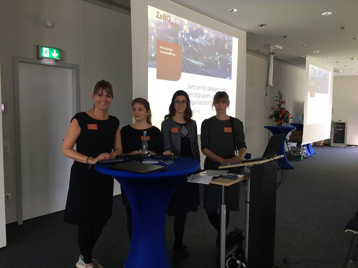 juliaschuetz_hh's tweet image. 23. Mai 2019 - heute vor drei Jahren haben wir das #ZeBO - Das Zentrum für pädagogische Berufsgruppen- und Organisationsforschung @fernunihagen gegründet🍾 In dieser Woche kommen wir zur #Springschool2022 @zebohagen wieder zusammen! Hach…❤️✌🏻
