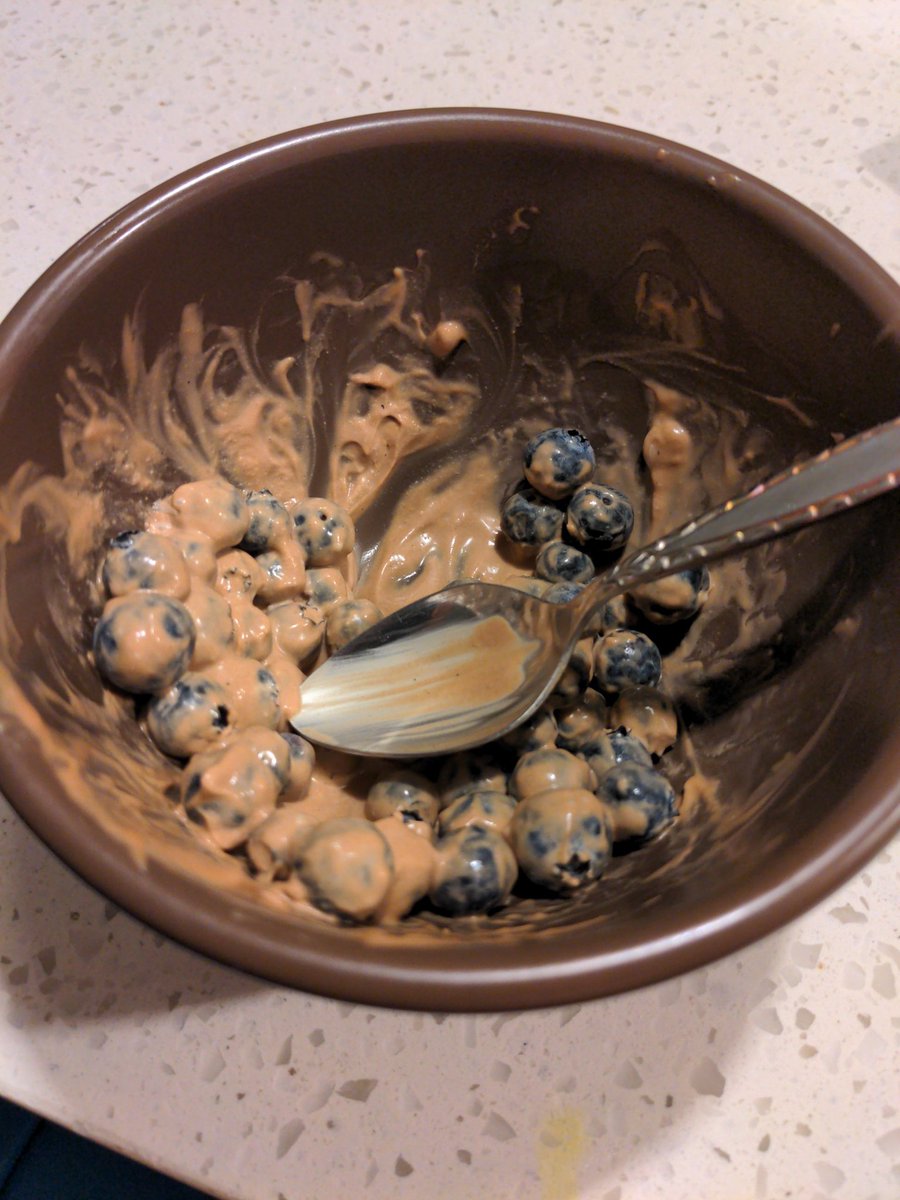 Nathrakus's tweet photo. Wow actual blueberries! In this day? YES! here they are! #food #blueberries #earthdeath https://t.co/AEEFWzR0Ib