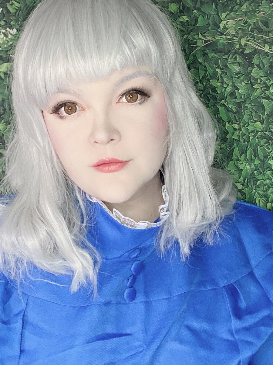 EmmylouCos's tweet photo. I love that I finally cosplayed Sophie
I feel so cute as her
Just missing howl 💔
#sophiehatter #sophie #howlsmovingcastel https://t.co/kSy7zf4MBL