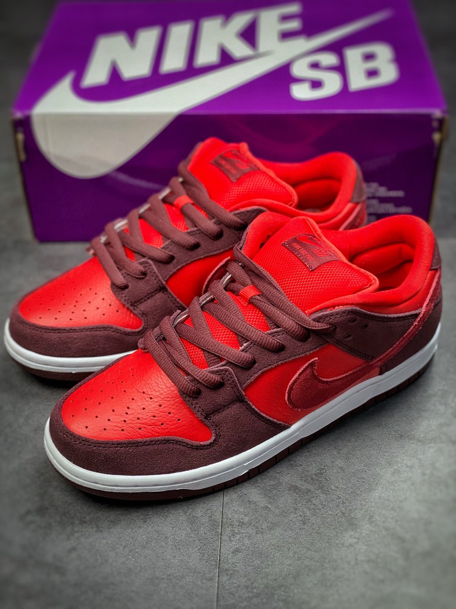 ナイキ、アディダスなどの第一線のファッションシューズを運営しています。
安価な品質保証、返品の理由なし、アフターサービス保証。
经营一线潮牌鞋，如耐克、阿迪达斯、匡威、万斯等等。
物美价廉，品质保证，售后保证。
加微信：sixsx66   
telegram：t.me/twgail