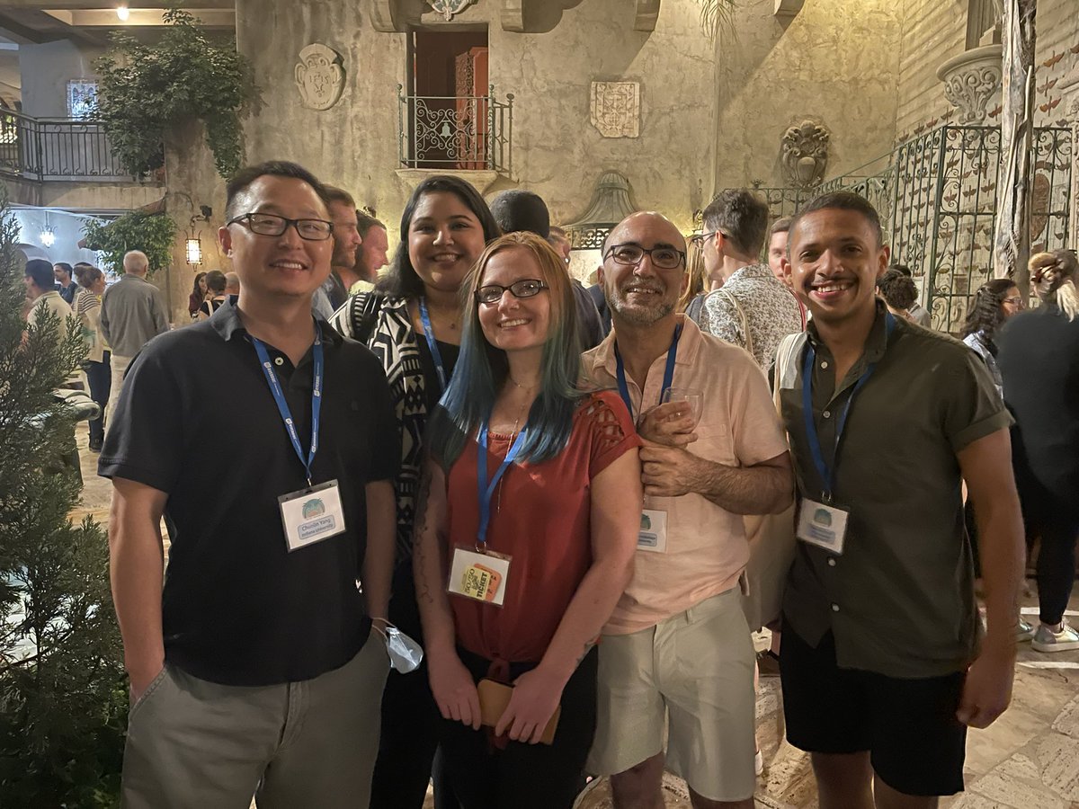 Noopur_Dave24's tweet photo. That’s a wrap on Day 1 of @Toxo_XVI! @GAArrizabalaga lab representing with @rodolphoornitz @TaraFul15630854 and Chunlin! https://t.co/Zk8jyWwaBw