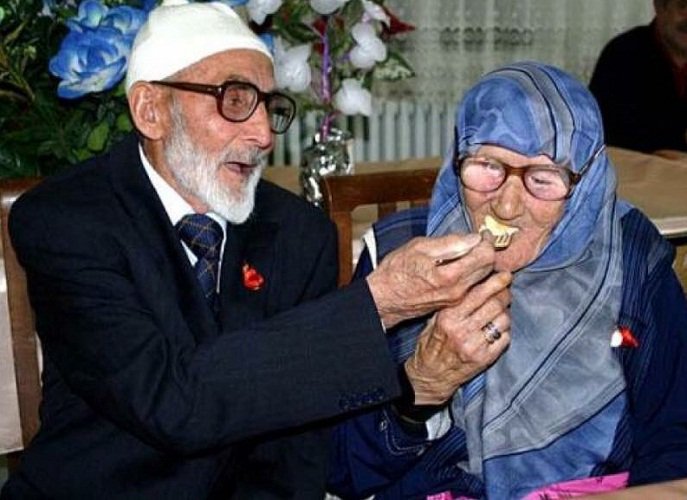 أحب الرحمة وأحب من يتحلَّى بها ، وأنا على يقينٍ تامٍّ بأن الله يَرعى قلب من يُراعي قلوب خلقه".