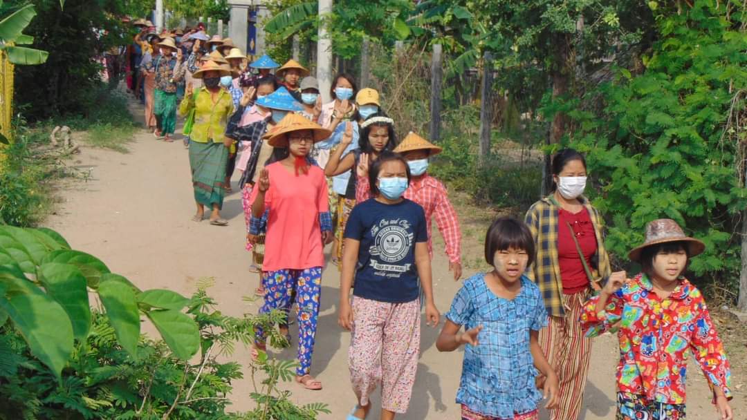 Khithitofficial's tweet photo. စစ်အာဏာရှင် ဖြုတ်ချရေး ၄၃၉ ရက်မြောက် ရွာပေါင်းစုံသပိတ်စစ်ကြောင်း ချီတက်ဆန္ဒပြ

ရန်ကုန်၊ မေ ၂၃
Read More -> https://t.co/oJjtjxDI6u https://t.co/Vht9SSc8nB