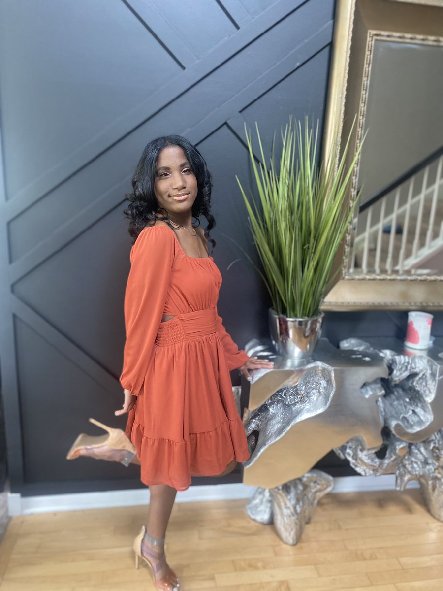 mstspells's tweet photo. Whew Chile what a day #RaeBae graduated and what can I say #EasySlay #Classof2022 #graduation2022 #MyEntireWorld #MyBlessing #MyEverything 🥰🥰 https://t.co/RieH2g7jqj