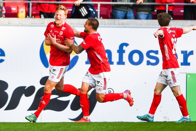 BirroMarcus's tweet image. Det är bara att lyfta på varenda filthatt som finns för världens vackraste Kalmar FF som slår Djurgården med 1-0.
Har Rydström rätt när han säger att KFF spelar den bästa fotbollen i Sverige?
Imponerande hur som helst.
Lyssna här: podcasts.apple.com/se/podcast/stu…
Foto:TT