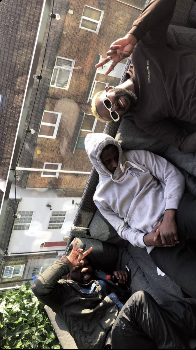 mxtc2u's tweet photo. #doobed out https://t.co/C4YYDUnAGt