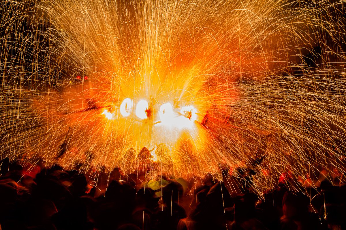 AjCaldesMontbui's tweet photo. La Comissió Escaldàrium confirma el retorn de la festa a la pl. de la Font de Lleó, amb tot el foc, tota l’aigua, totes les bèsties, tota la música i totes les ganes. El 8 i 9 de juliol tremolen
@escaldarium
@BombersCaldes
@diablescaldes
#associaciolaforca
@_solemusic https://t.co/IQIyRgI8QT
