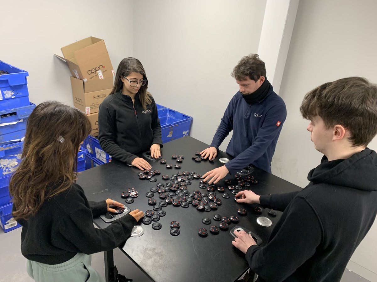 Concept_Tag's tweet image. Our recycling team hard at work, so far they&apos;ve recycled enough boxes of tags to stretch the length of 37 football pitches. (Not all of them today: they&apos;re good but they&apos;re not that good!).
Read more about how we recycle our Concept Tags: bit.ly/35BGAxk
#PlasticRecycling