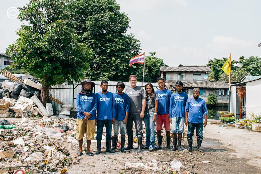 James Scott ผู้อำนวยการบริหาร TerraCycle Thailand ทำโครงการเครื่องดักขยะคลองลาดพร้าว คัดแยกรีไซเคิลกว่า 2 ปี คนต่างชาติที่เก็บขยะร้อยๆตันร่วมกับชุมชนคนไทยให้คลองสะอาด วันนี้คุณ James ได้พูดคุยกับอ. #ชัชชาติ แล้วชื้นใจแทนจริงๆ อ่านต่อใน <a href="/readthecloud/">The Cloud</a> readthecloud.co/terracycle-coc…