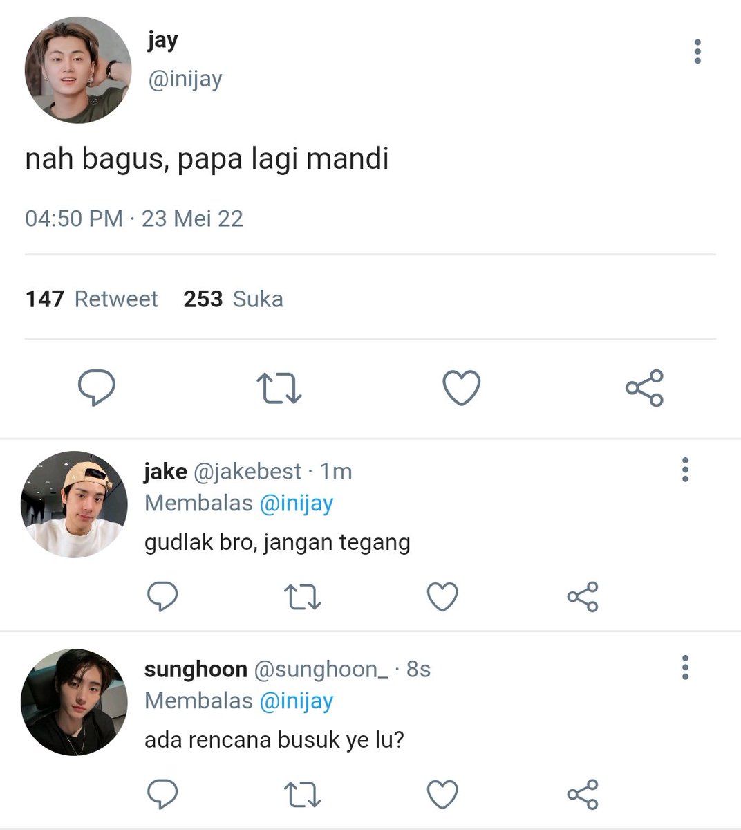 illeraxs's tweet photo. TAEKOOK TWOTWEET AU ||

"Jadi papa sama pak taehyung....?" https://t.co/UAPt4VAEey