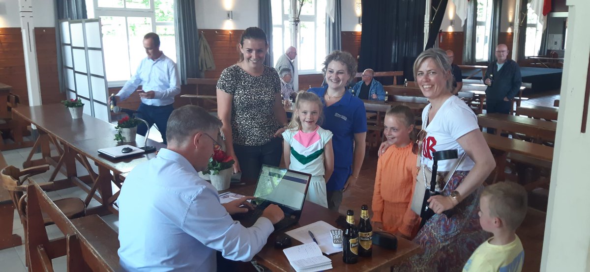 Nieuwe statuten voor de schutterij! Nu kunnen ook vrouwen lid worden van de schutterij. De eersten hebben zich direct na de vergadering gemeld als lid. Dames van harte welkom! Wie zijn de volgenden?