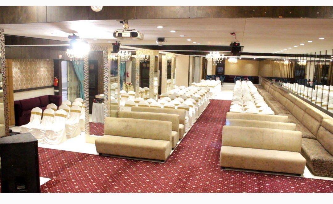 sunmoonnew's tweet photo. Emeralde Door Banquet Hall Sanpada Navi Mumbai #emralddoorbanquet #navimumbai #marriagehall https://t.co/r3qRRik2hQ