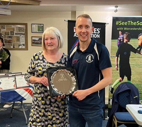 HuddlestonNigel's tweet photo. Pleased to join the @RefsAssociation at their local AGM and Awards Ceremony at Evesham Football Club last week ⚽

Thank you referees across the country for helping ensure our national game of football is run fairly and safely - and is open to all. @DCMS https://t.co/lBgPhogDzr