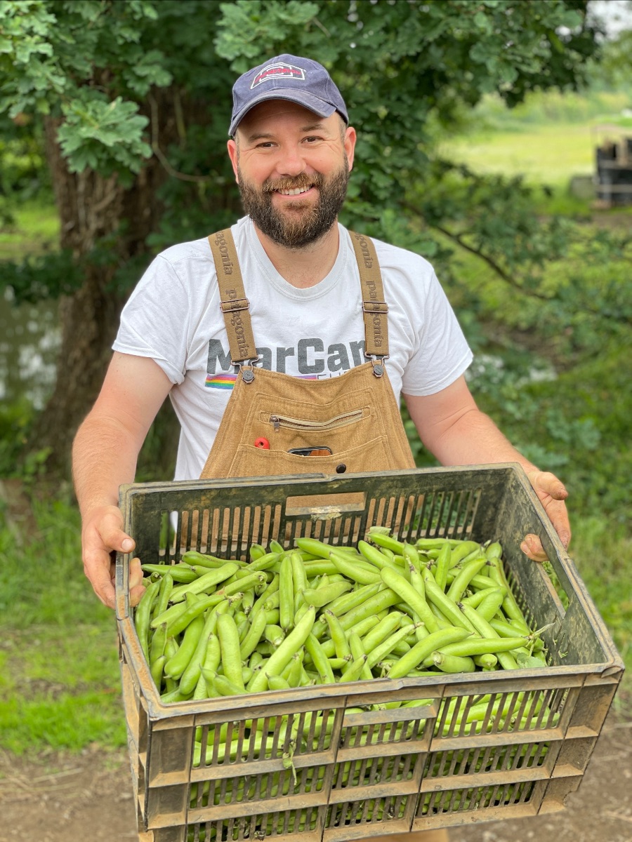 tenmilemenu's tweet photo. Take a look at this week's veg boxes - https://t.co/2zHoxwGjCM

#organicveg #broadbeans #organicfarm https://t.co/bXednnjB0A