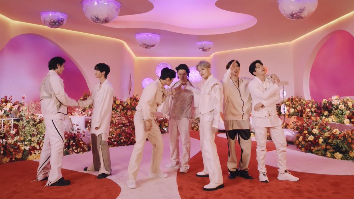 inquirerdotnet's tweet photo. ‘NANANA’ MV OUT NOW!

LOOK: Globally revered South Korean group #GOT7 drops the music video for “NANANA,” the lead track of the septet’s self-titled EP. | @dnvrdelrosario 

WATCH: https://t.co/0iJSKF7Tua

#GOT7HOMECOMING 
#GOT7_NANANA 
#GOT7COMEBACK https://t.co/Gb1YHawa4H