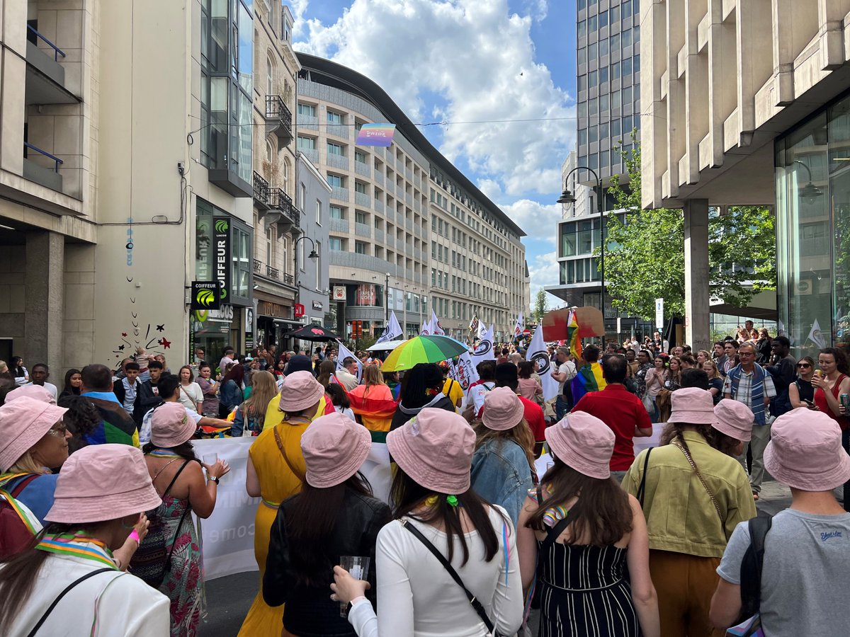 BursonBrussels's tweet photo. This past weekend @BCWBrussels marched together with activists, associations and LGBTQIA+ allies in the Brussels Pride Parade to celebrate our diversity and support for creating a society where every colour shines in pride!🌈

#OPEN #WeCare https://t.co/H9mh92Q6h3