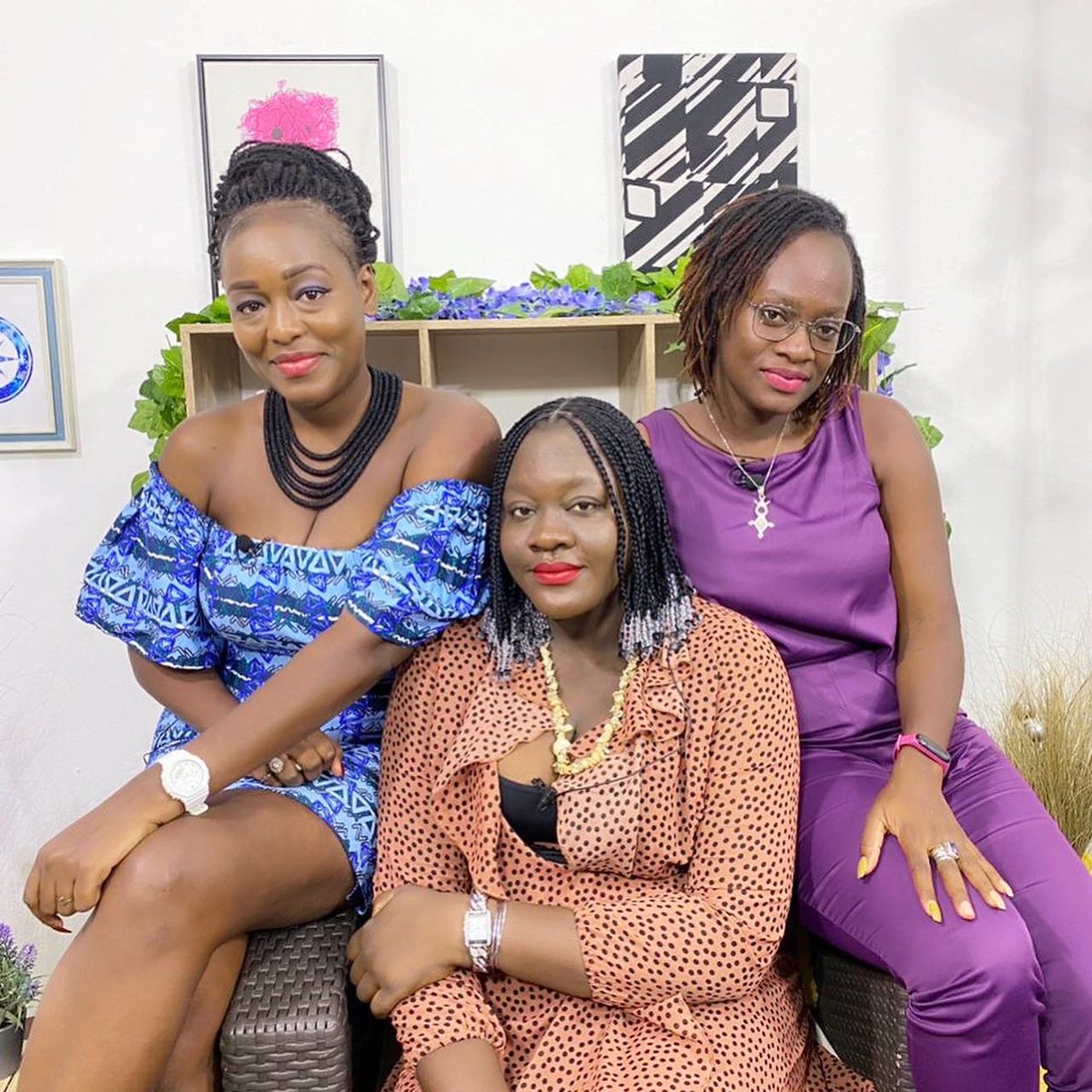 Qui a raté le numéro de Fleur TAWELESSI samedi dernier? Vous pouvez toujours vous rattraper. Cela en vaut la peine.
👉🏽 fb.watch/db5vtXS8NY/
Bon début de semaine à tous. Prenez soin de vous ☺️
#debishow 👇🏽
facebook.com/ledebishow/
#TgTwittos 
<a href="/EuphYEME/">Euphrasie YEME🇹🇬</a> <a href="/vanessa_debii/">Vanessa_Débi 👸🏼🦋</a>