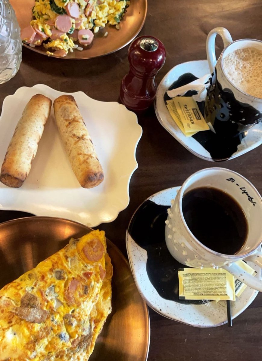 Gm! Especially to those who love healthy breakfasts and okayish looking bears 🐻  <a href="/okaybears/">Okay Bears</a> #GoodVibesOnly #BlessedAndGrateful #WomenInNFT