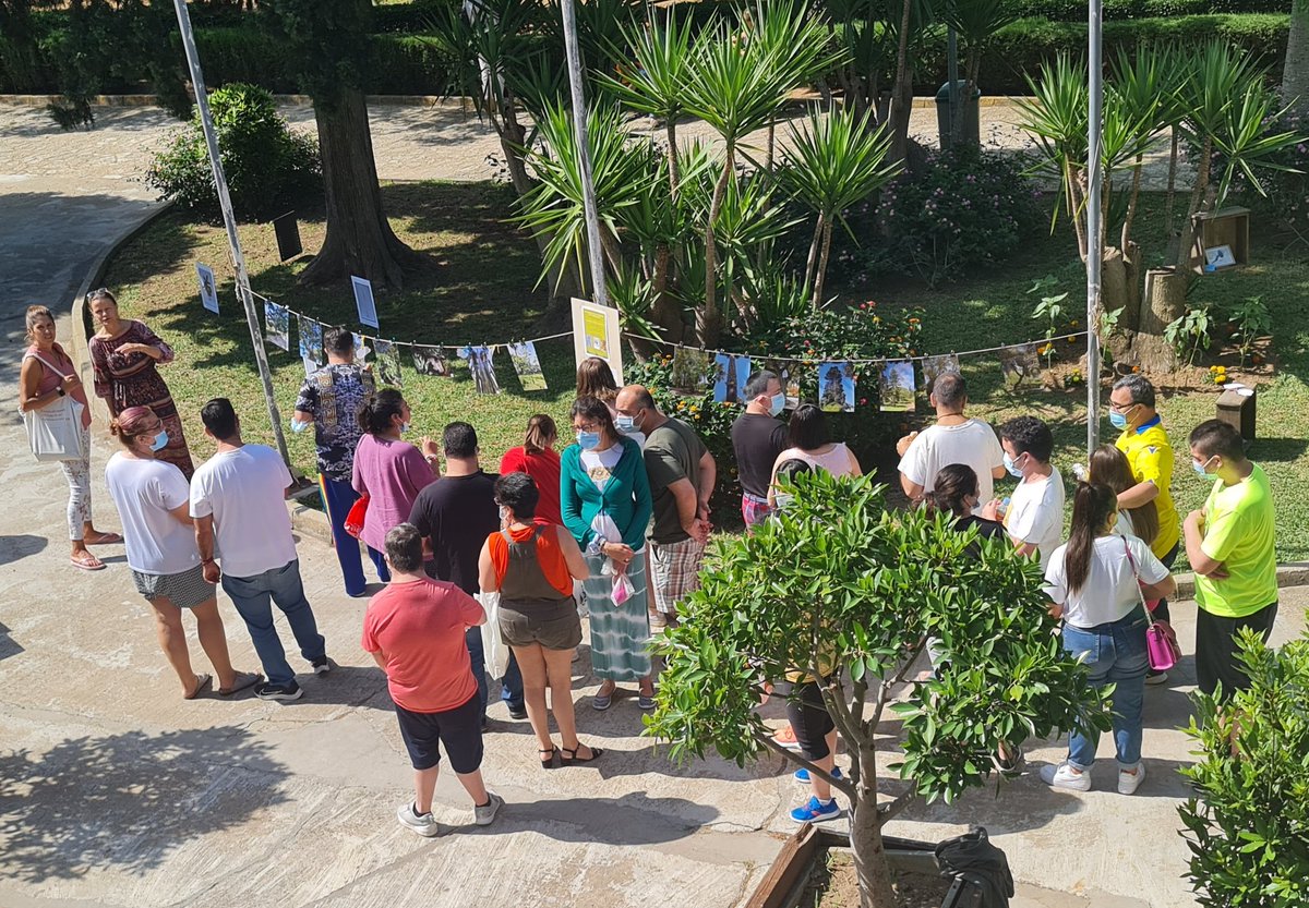 #DíadelaDiversidadBiológica
#DiaDeLaBiodiversidad 
<a href="/eoichiclana/">EOI Chiclana</a> sacando la escuela al parque. integrando naturaleza, arte y lenguas.