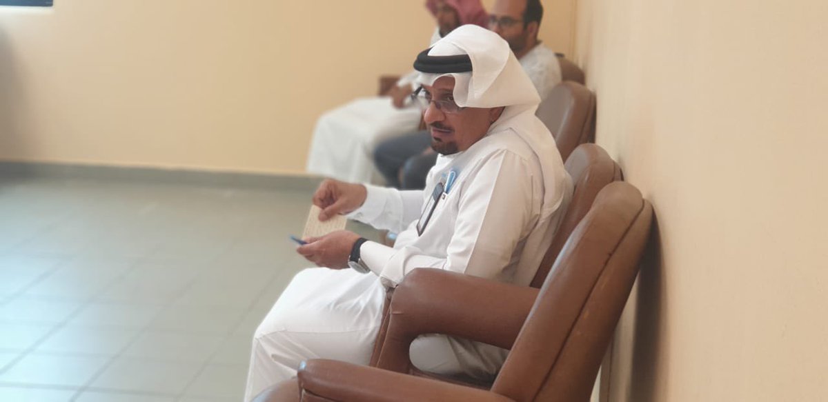 farahidi_school's tweet photo. قام مدير المدرسة اليوم بعقد إجتماع بالكادر التعليمي لمناقشة الاستعدادات والتجهيزات الخاصة بالاعتماد الأكاديمي

#تعليم_الهيئة_الملكية_بينبع
#مدرسة_الفراهيدي_الابتدائية https://t.co/J3L336UzN3