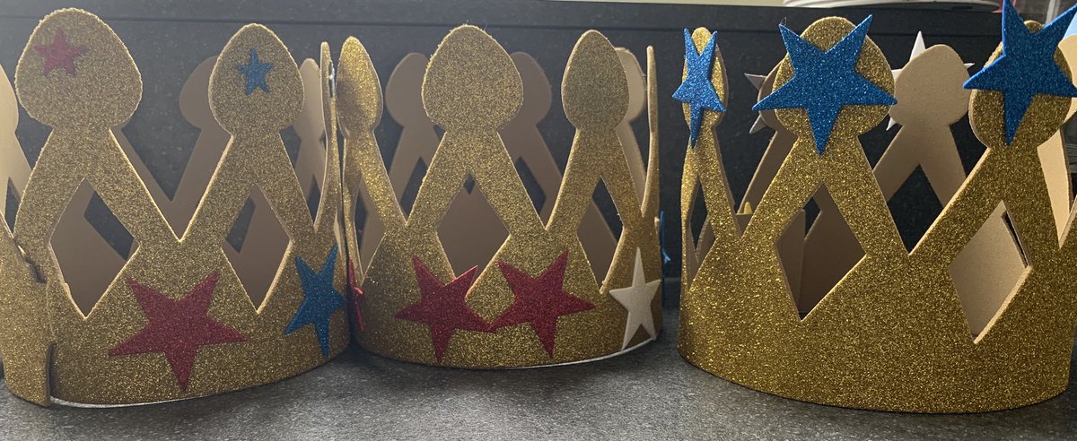 BengeNic's tweet photo. #stukeleycreativechallenges our Jubilee crafts for Monday at Nicola’s https://t.co/t9TnREc8HC