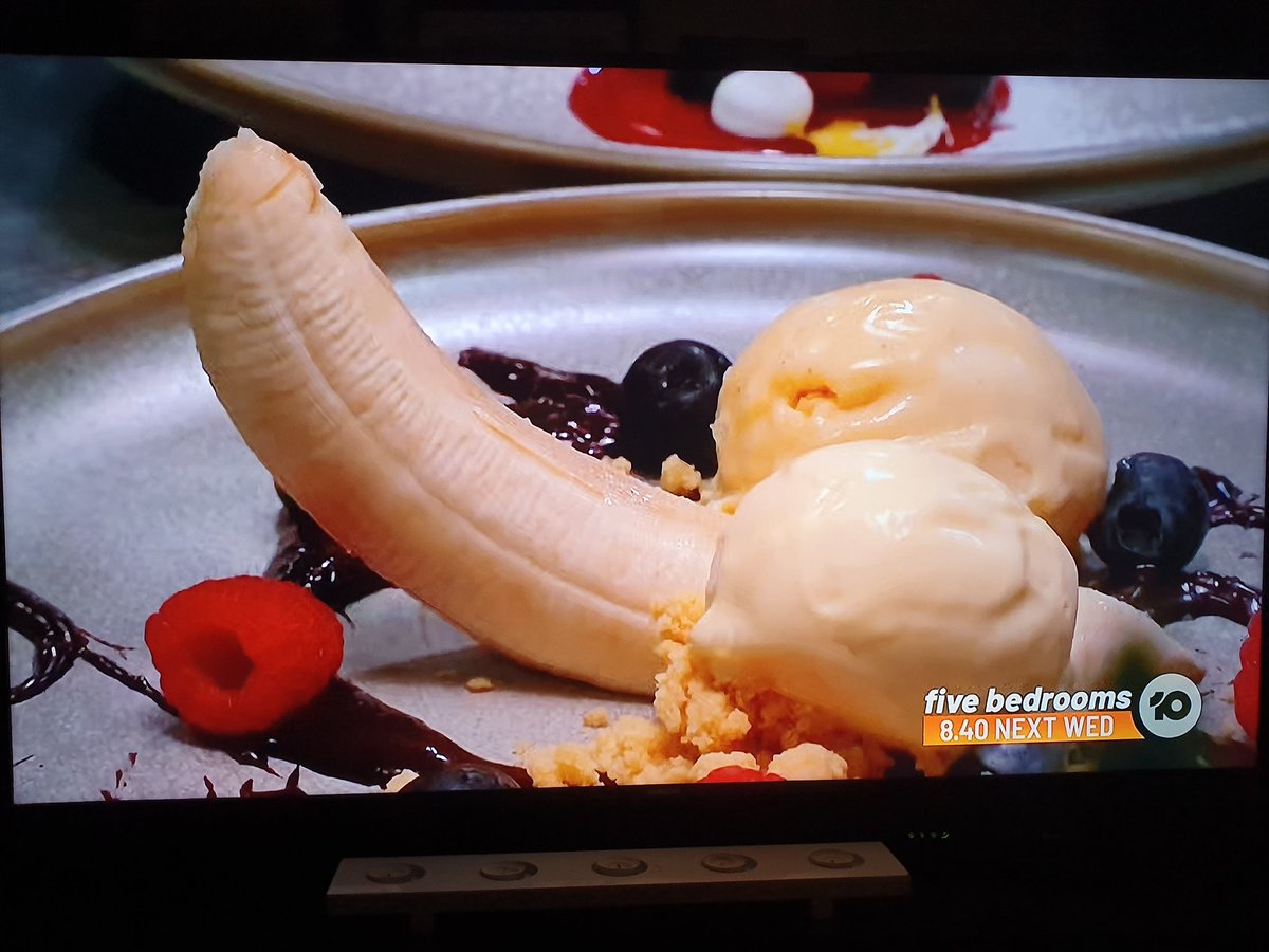 DaveFarrell1's tweet photo. I mean... #FirstDatesAu knew what they were doing, didn't they? π€£ https://t.co/gteVahE0mE