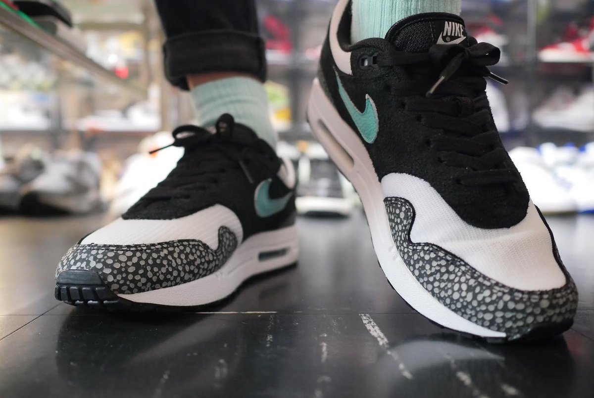 grigioalloy's tweet photo. - 今日のズック / TODAY'S KICKS -
「NIKE AIR MAX 1 BY YOU UNLOCKED "KNOCKOFF ELEPHANT"」
久々のBY YOUは偽エレファント。
"本物の偽物"めでたし。
STYLE CODE : DO7414
#NIKE #AIRMAX #AIRMAX1 #NIKEBYYOU #UNLOCKED #ELEPHANT #SNKRS #SNEAKERS #KICKS #KICKSGRAM https://t.co/1YB0VjC9K7
